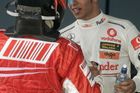 McLaren chce revizi výsledků a za vítěze Hamiltona