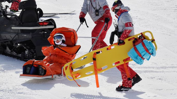 Zraněná Vendula Hopjáková ve snowboardcrossu na ZOH 2018