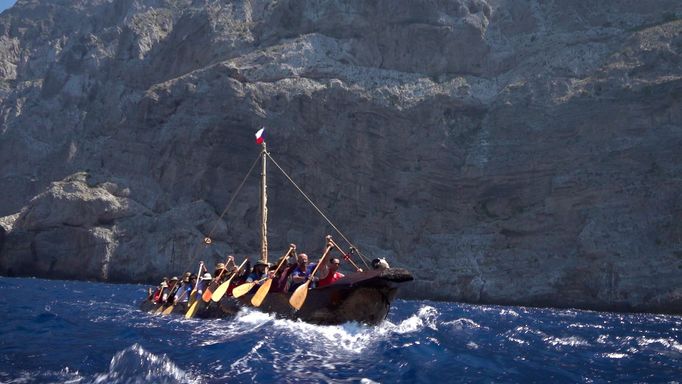 Z dokumentárního snímku Mořeplavci pravěku.