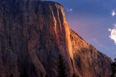 Smrt v přímém přenosu: mladý lezec se zřítil ze stěny, kterou zdolal i Adam Ondra