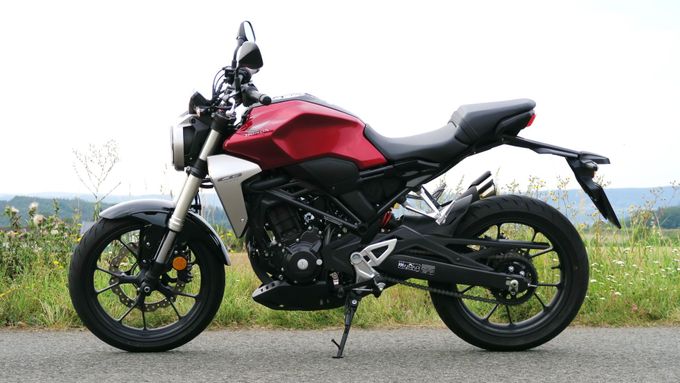 Nový design je líbivý. Honda tvarem připomíná dospělý motocykl.