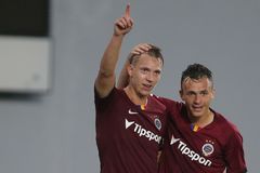 Dominantní Sparta vede ligu. Plzeň nadělovala, Liberec vyhořel s Pardubicemi