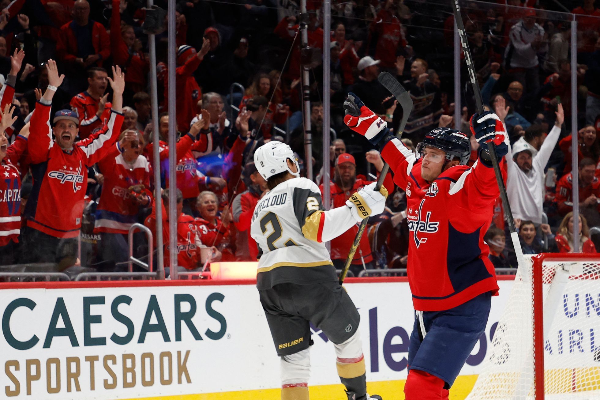 hokej NHL  Vegas Golden Knights at Washington Capitals Jakub Vrána radost gól