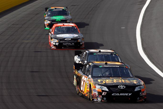 Kimi Räikkönen v NASCAR Nationwide Series 2011