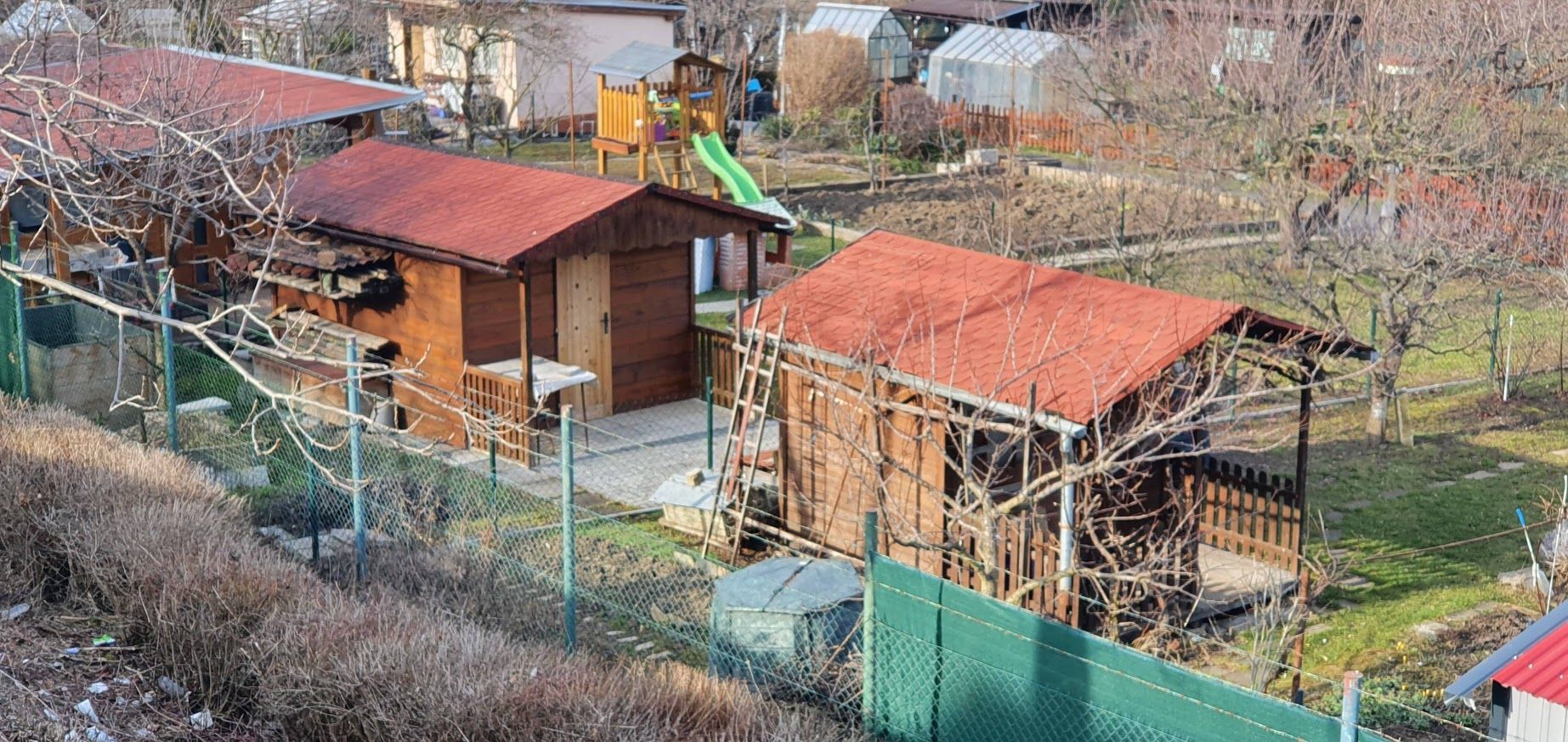 Chaty, chalupy, apartmány, rekreační zařízení