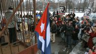 Na demonstraci za propuštění vězněných disidentů se sešlo asi padesát lidí.