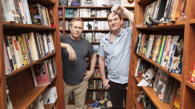 Autoři chystaného podcastu Roger Avary a Quentin Tarantino (vpravo) se znají od roku 1983, kdy společně pracovali v kalifornské videopůjčovně.