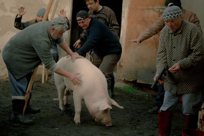 Ve filmu jde prvé řadě o mezilidské vztahy, pak až o pašíka.