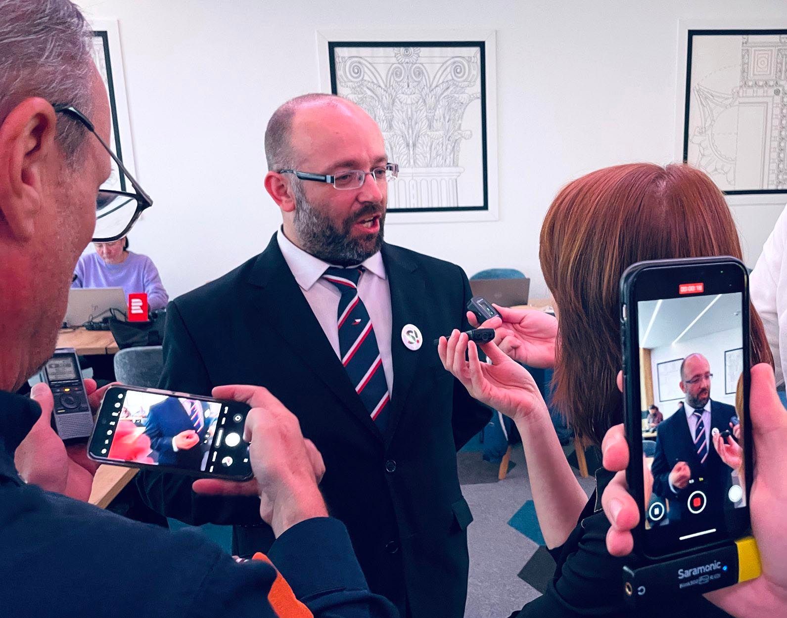 Volby 2025, volební štáb, Stačilo! Daniel Sterzik