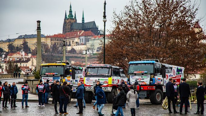 Prezentace kamionů Tatra týmu Buggyra Racing před Rallye Dakar v centru Prahy před Rudolfinem.