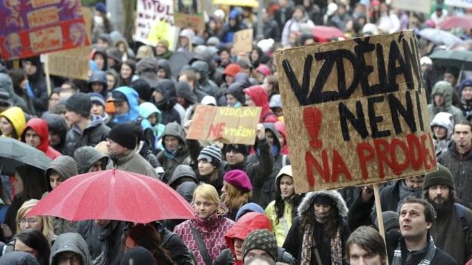 Protest studentů v ulicích Brna, 28. února 2012.