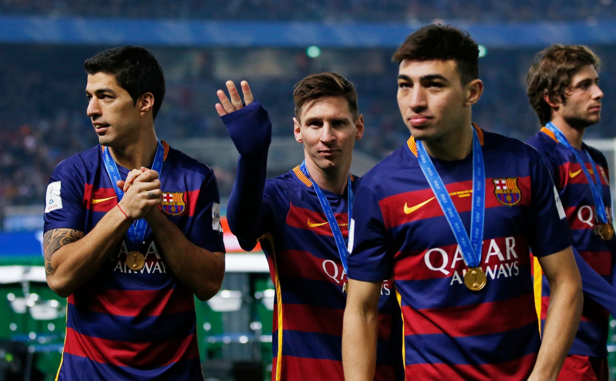 Lionel Messi a Luis Suarez po vítězství na MS klubů 2015