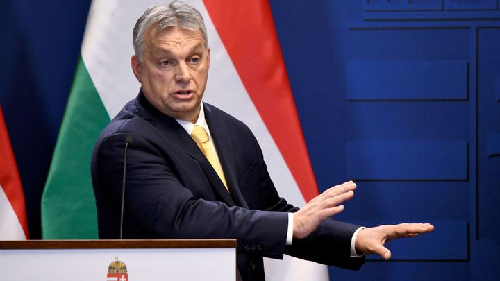 Maďarsko již není demokracie, Polsko k tomu míří, píše organizace Freedom House