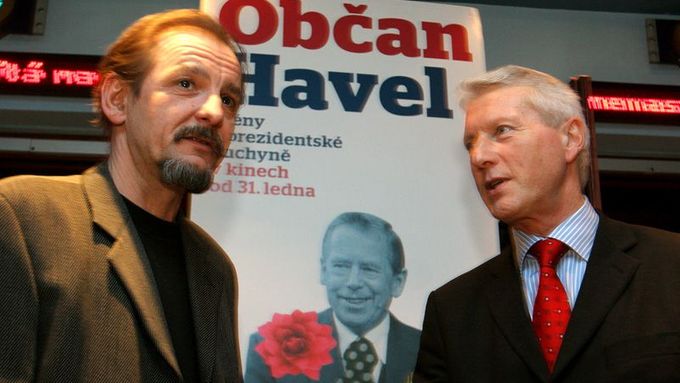 Občan Havel měl premiéru. Bez Havla
