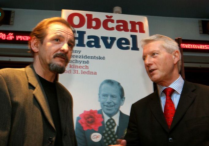 Premiéra Občana Havla: režisér Miroslav Janek a někdejší Havlův mluvčí Ladislav Špaček.