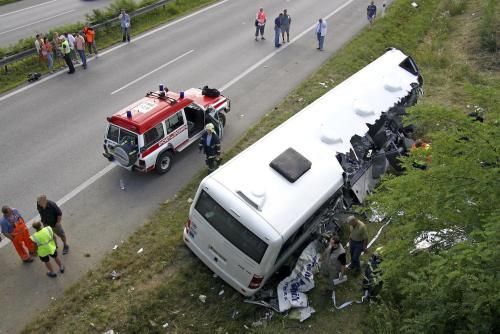 Havárie autobusu na dálnici D8