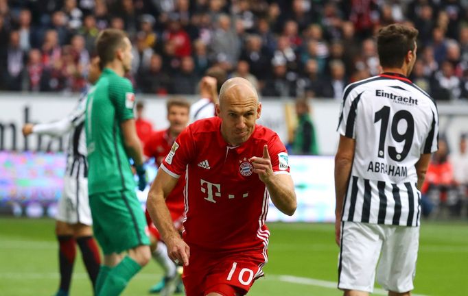 Frankfurt - Bayern. Bundesliga 2016/17. Arjen Robben slaví branku