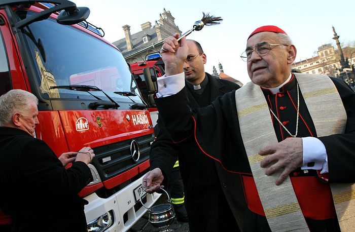 Předání 40-ti nových hasičských vozů