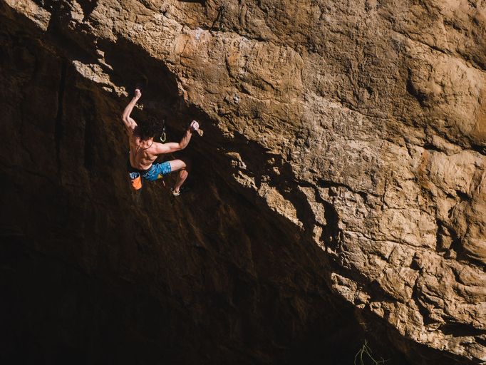 Adam Ondra leze v Izraeli