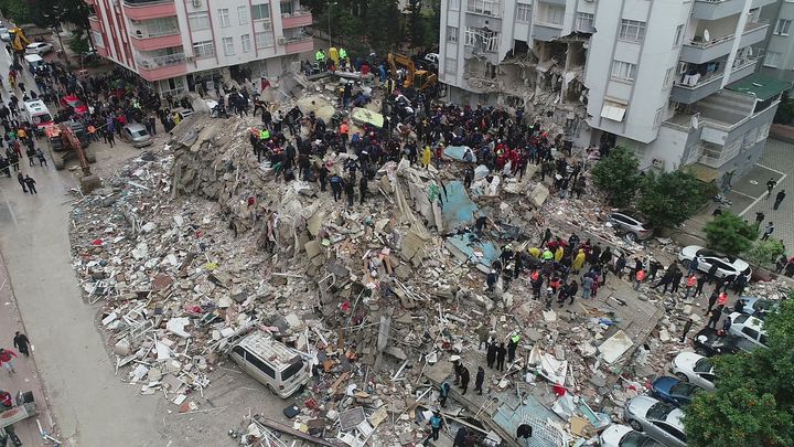 Erdogan vyhlásil státní smutek. Při zemětřesení v Turecku a Sýrii zemřely tisíce lidí; Zdroj foto: Reuters