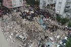 Erdogan vyhlásil státní smutek. Při zemětřesení v Turecku a Sýrii zemřely tisíce lidí
