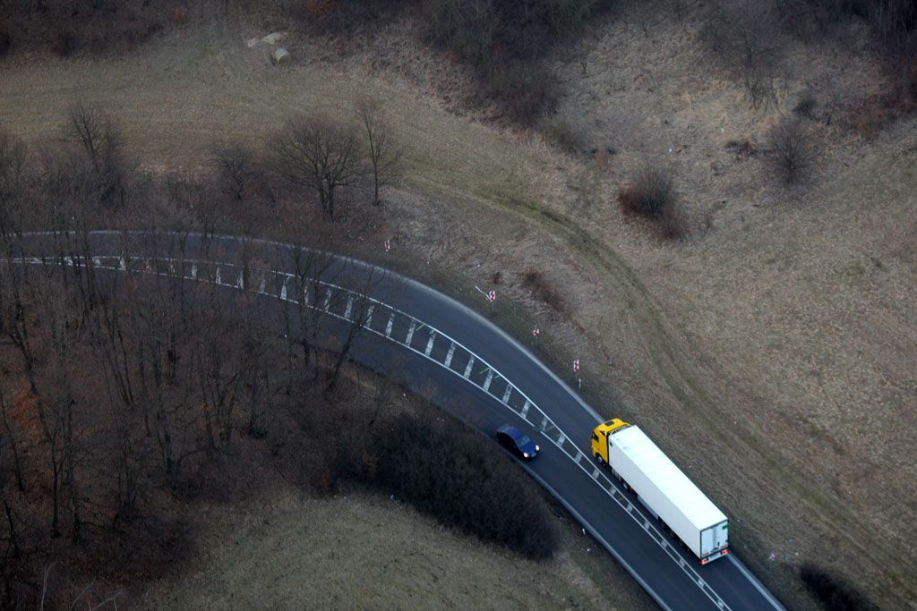Letem nad Českým středohořím a dálnicí D8