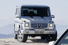 Hranatý Mercedes-Benz G slaví dvanáctiválcem