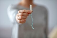 "Menstruace není volba." Školy musí od ledna zajistit dívkám hygienické potřeby