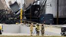 Záchranáři na jihu Illinois zasahovali kvůli pádu střechy ve skladu firmy Amazon.