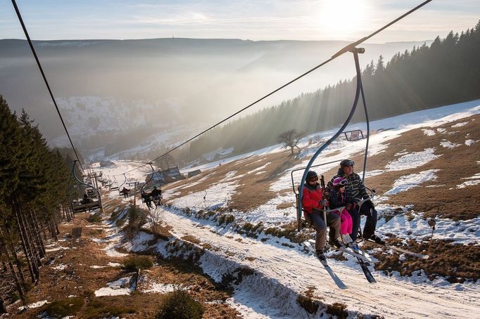 Průřez tvorbou fotografa Týdeníku Respekt Matěje Stránského za rok 2020.