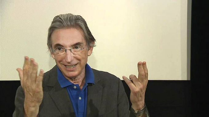 Michael Tilson Thomas remembers his meeting with Alma Mahler.  Footage from the Prague Spring festival, 2011.