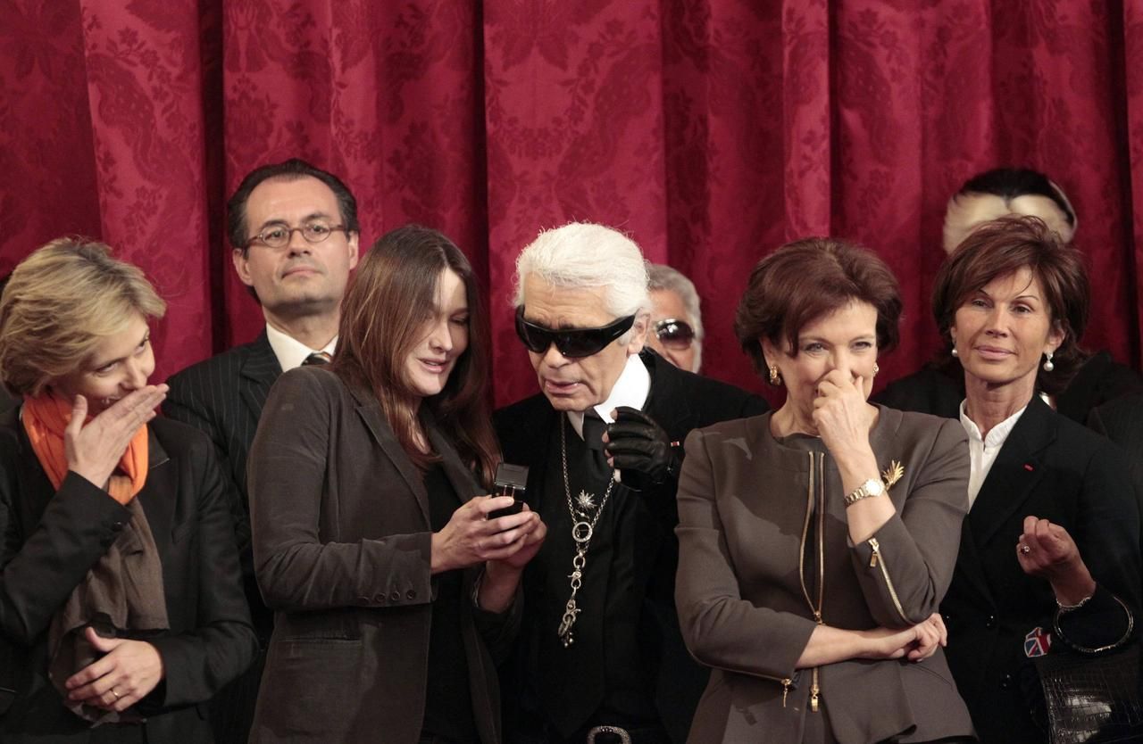Carla Bruniová Sarkozyová v akci