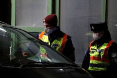 Maďaři zavřeli hranice, přesto nakažených přibývá. Zvládáme to, tvrdí Orbán