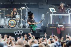 Slash při předloňském koncertu Guns N' Roses v Letňanech.