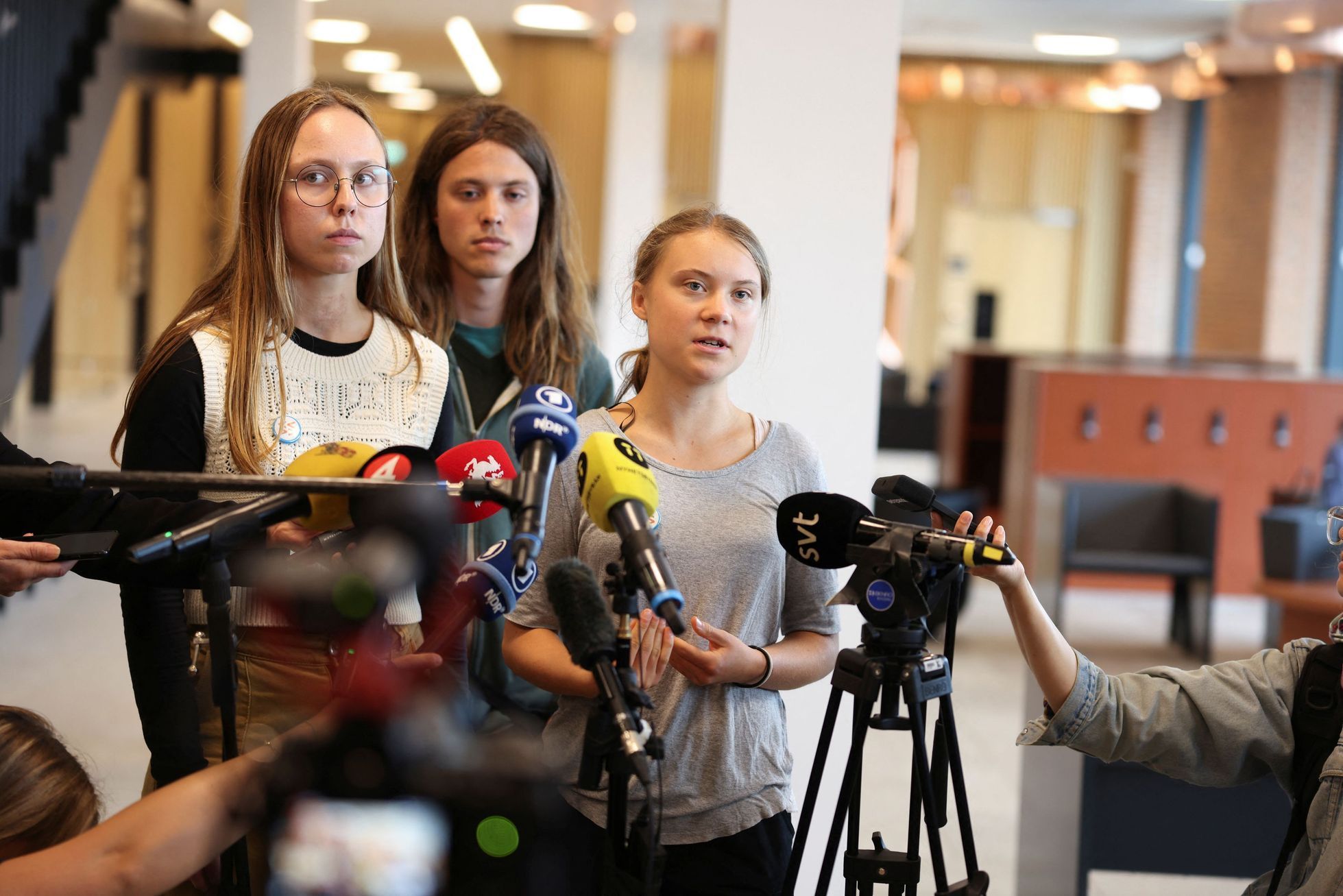 Greta Thunbergová na tiskové konferenci v den soudu v Malmö.