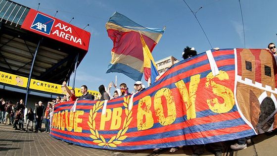 DERBY: Fanoušci Sparty táhli dobýt Strahov