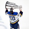 7. finále NHL 2018/19, Boston - St. Louis: Jordan Binnington oslavuje zisk Stanley Cupu.