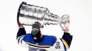 7. finále NHL 2018/19, Boston - St. Louis: Jordan Binnington oslavuje zisk Stanley Cupu.