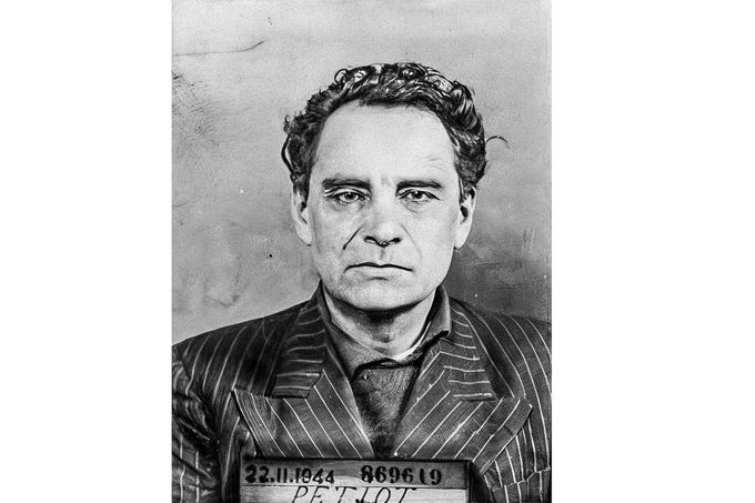 Identifikační fotografie Marcela Petiota, francouzského lékaře odsouzeného za vraždy 26 lidí, pořízená pařížskou policií 22. listopadu 1944 po jeho zatčení.