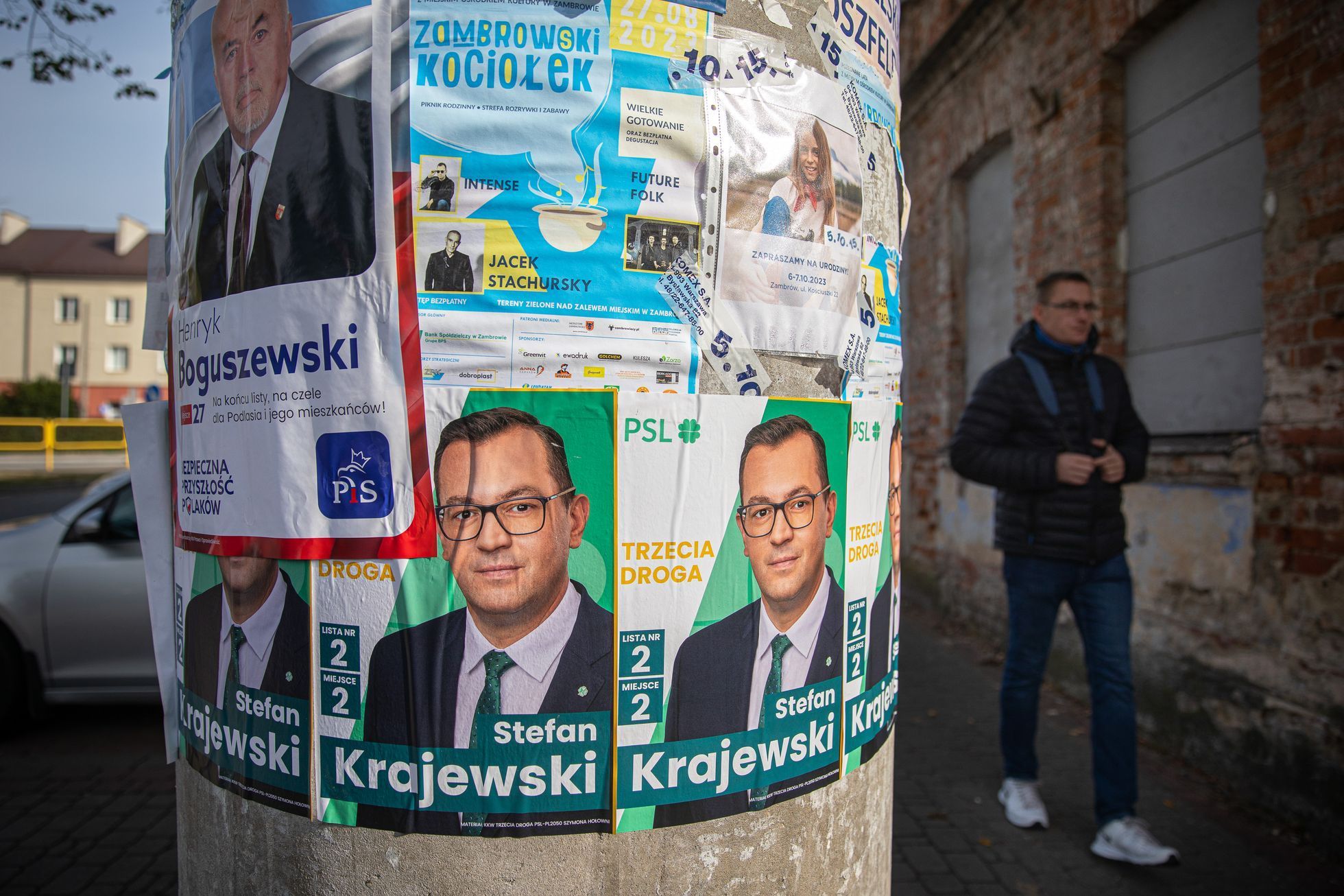 Polsko volby, poláci, billboard, reklama, plakát, Třetí cesta, právo a spravedlnost (PiS), Občanská platforma (PO), Polská lidová strana (PSL)