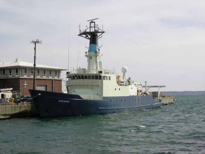 Výzkumná loď Oceanus. Na ní se český biolog plavil po Sargasovém moři.