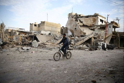 Nekončící zkáza Sýrie: Bombardování civilistů neustává. Takhle Asad proměnil metropole v města duchů
