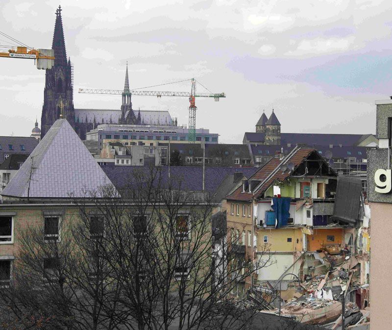 Budova městského archivu v Kolíně nad Rýnem se zřítila