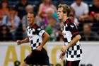 FOTO Schumi a Vettel vyměnili formule za fotbal