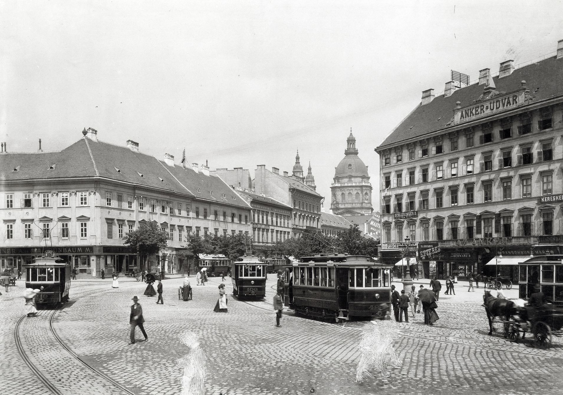 Budapešť, historie, Maďarsko, výročí, Zahraničí