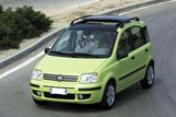 Fiat Panda nejspíše neprojde u techniků TÜV kvůli stavu zavěšení kol, kvůli účinnosti nožní brzdy, stavu výfuku a únikům oleje.
