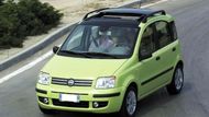 Fiat Panda nejspíše neprojde u techniků TÜV kvůli stavu zavěšení kol, kvůli účinnosti nožní brzdy, stavu výfuku a únikům oleje.