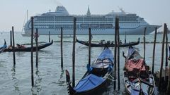 Benátky, loď, gondola