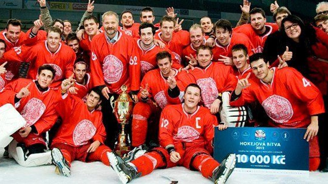 Hokejová bitva 2013: Sesadí někdo Univerzitu Karlovu z trůnu?