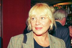 V 75 letech zemřela ve Švýcarsku herečka a zpěvačka Zuzana Burianová